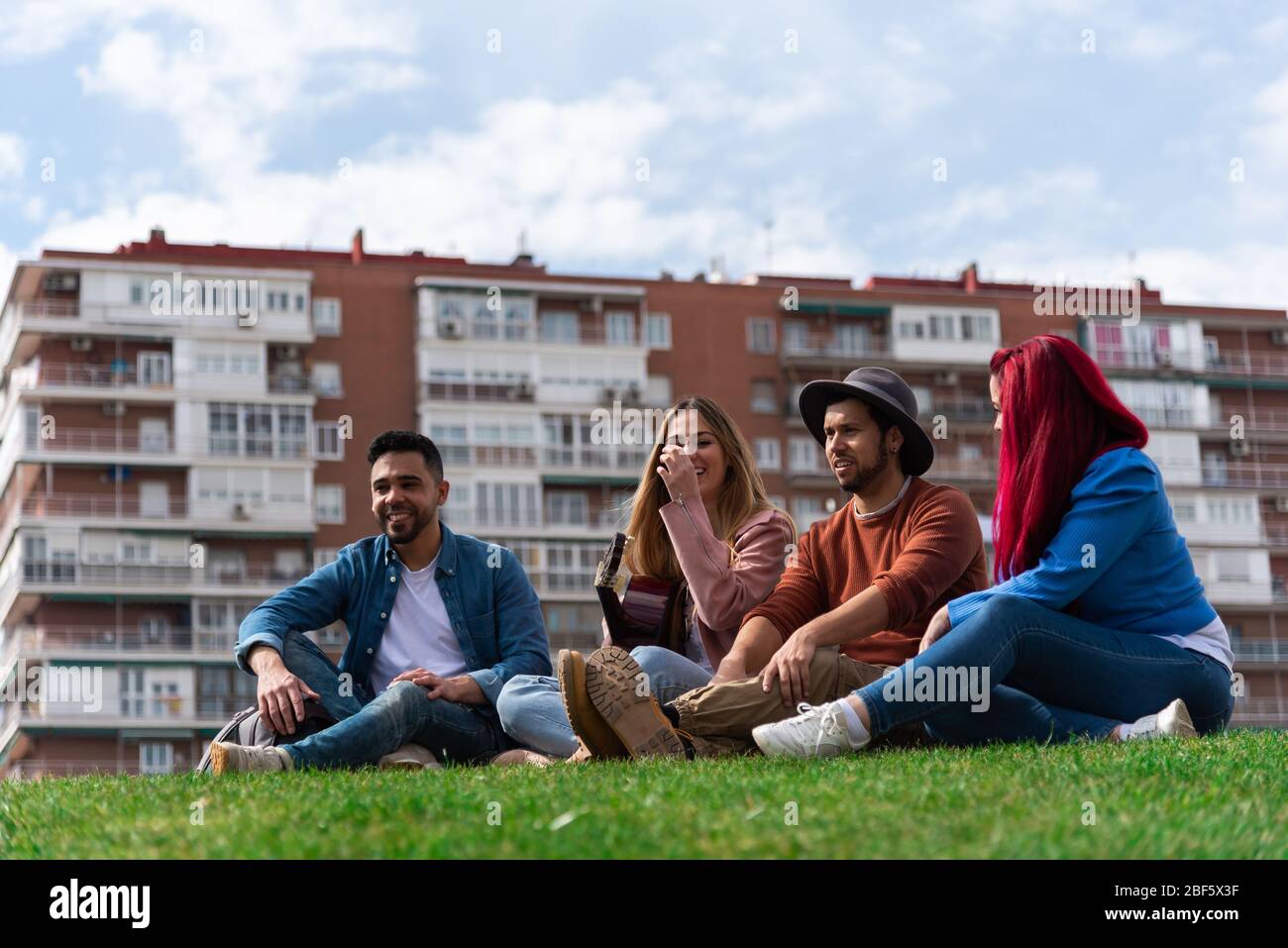 Two boys two girls smiling hi-res stock photography and images - Alamy