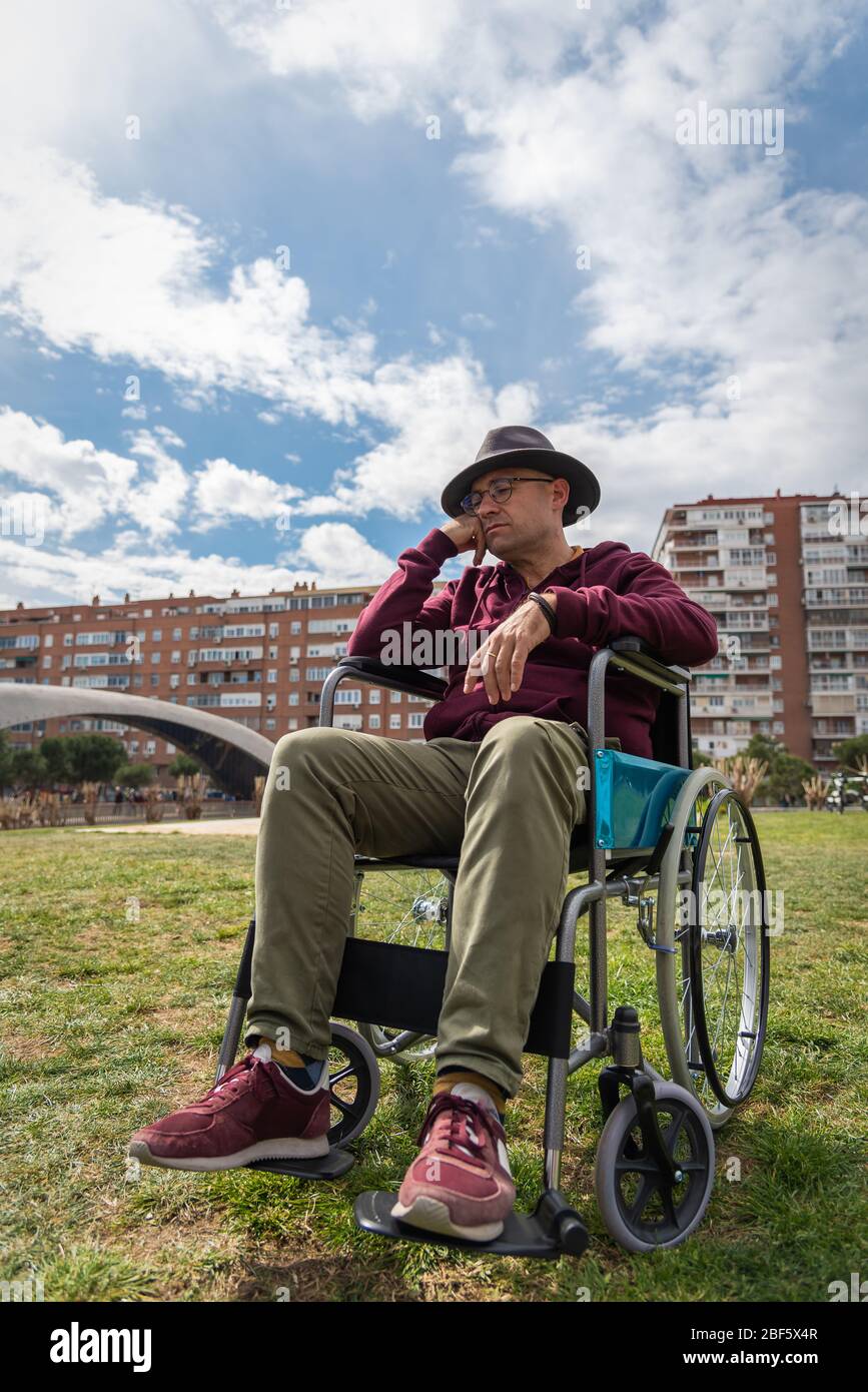 Old man wheelchair sad hi-res stock photography and images - Alamy