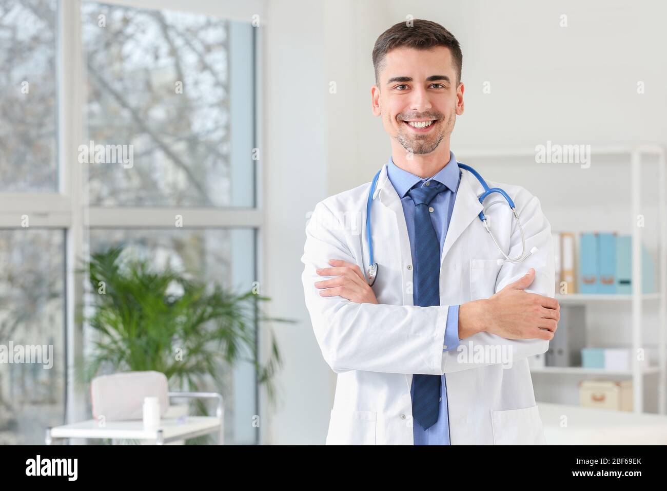 Mother son male doctor hi-res stock photography and images - Alamy