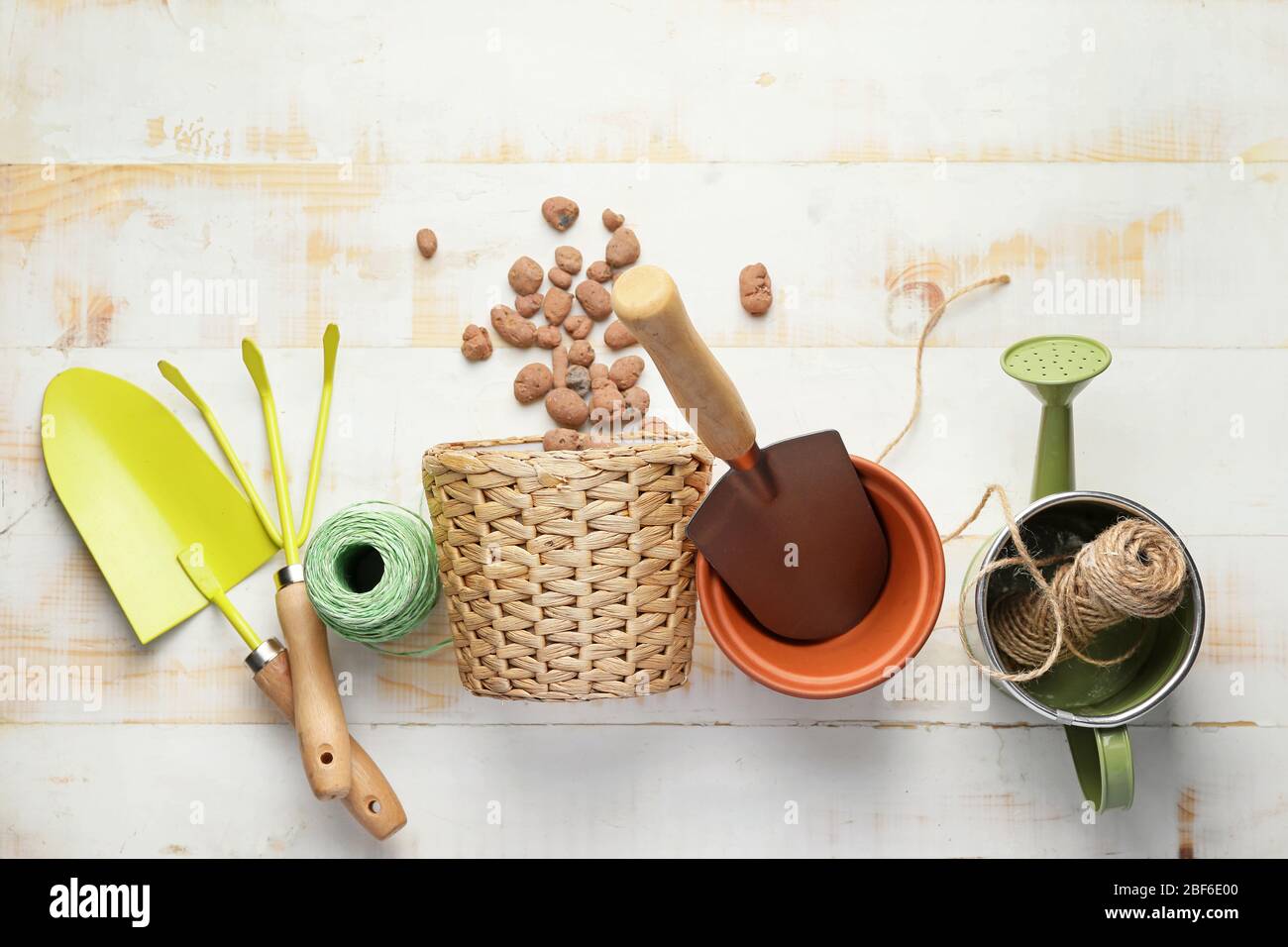 Gardening supplies table top hi-res stock photography and images - Alamy