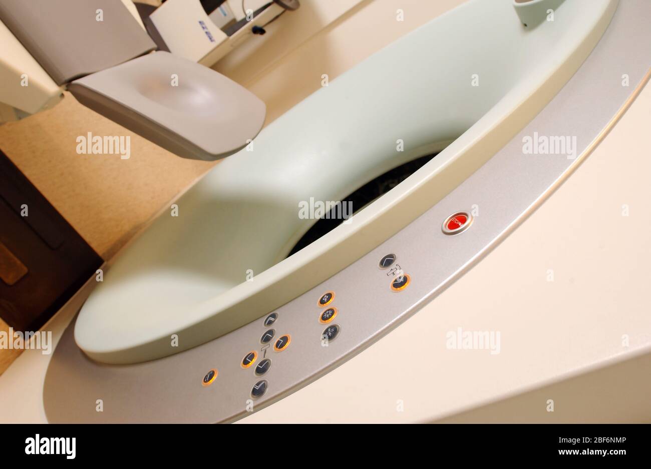 A Siemens CT scanner A computed tomography scanner which was developed by EMI, a UK company better known for its music and recording business. Introdu Stock Photo