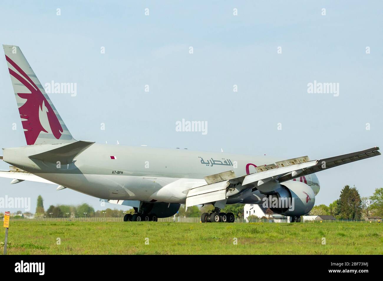 16 april 2020 Maastricht, The Netherlands Airplanes leaving the Airport Qatar cargo vliegtuig A7-BFH  Qatar cargo plane A7-BFH Stock Photo
