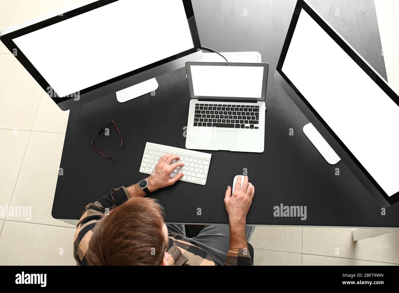 Computer Programmers Table Top View Top view male office hi-res stock photography and images - Alamy