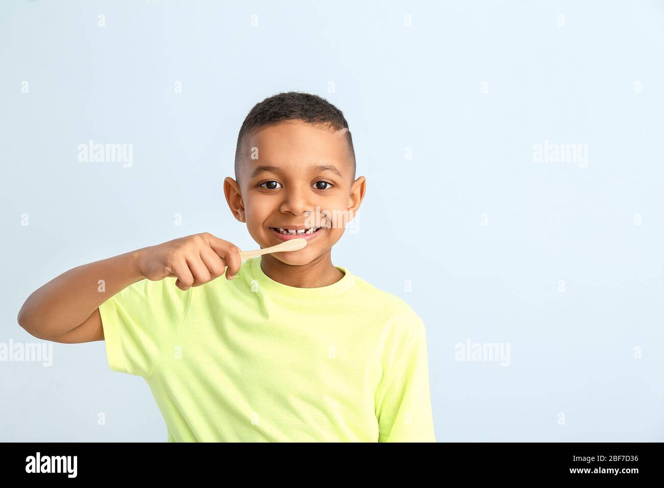 African American Boy Brushing Teeth Hi Res Stock Photography And Images