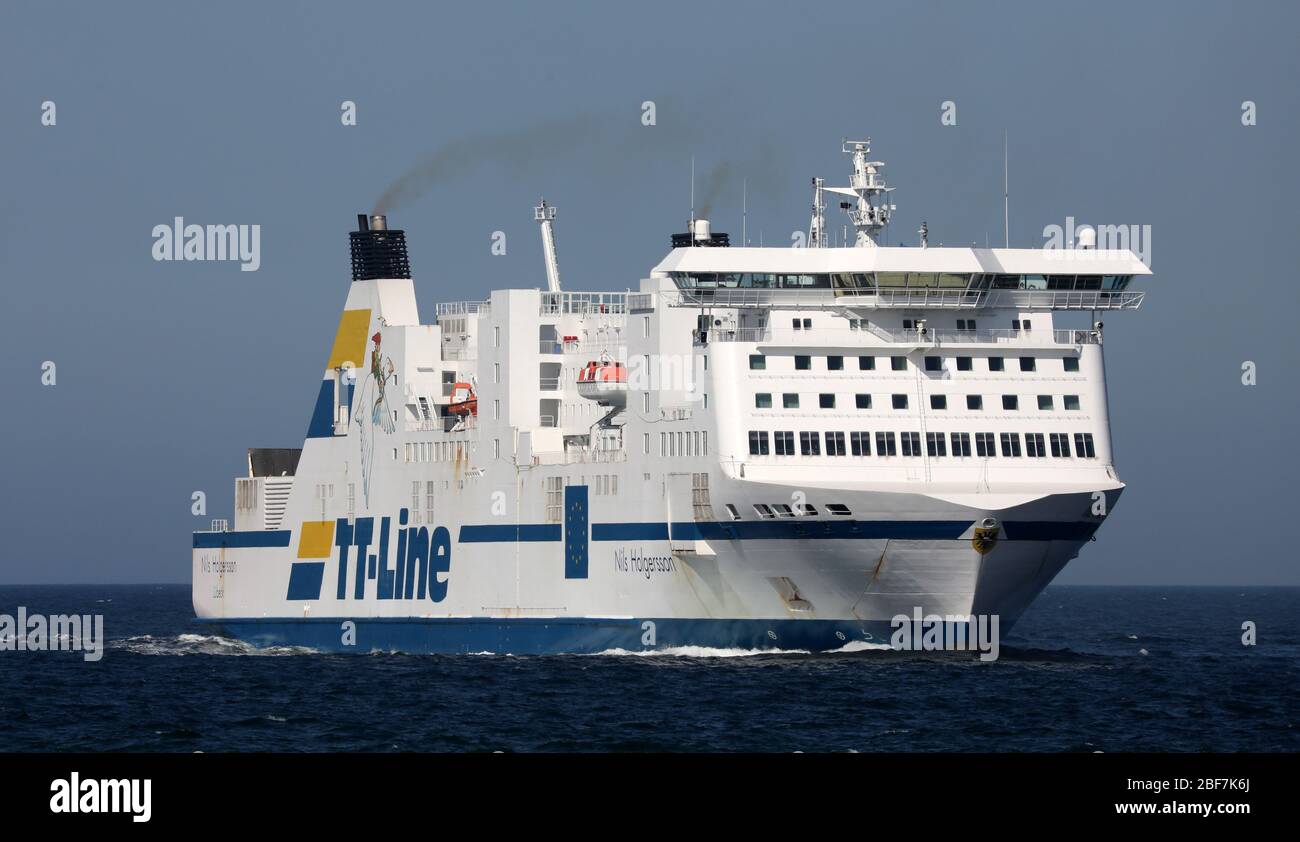 Rostock, Germany. 09th Apr, 2020. The ferry 'Nils Holgersson' of the shipping company TT-Line enters the sea channel to the seaport Rostock. Credit: Bernd Wüstneck/dpa-Zentralbild/ZB/dpa/Alamy Live News Stock Photo