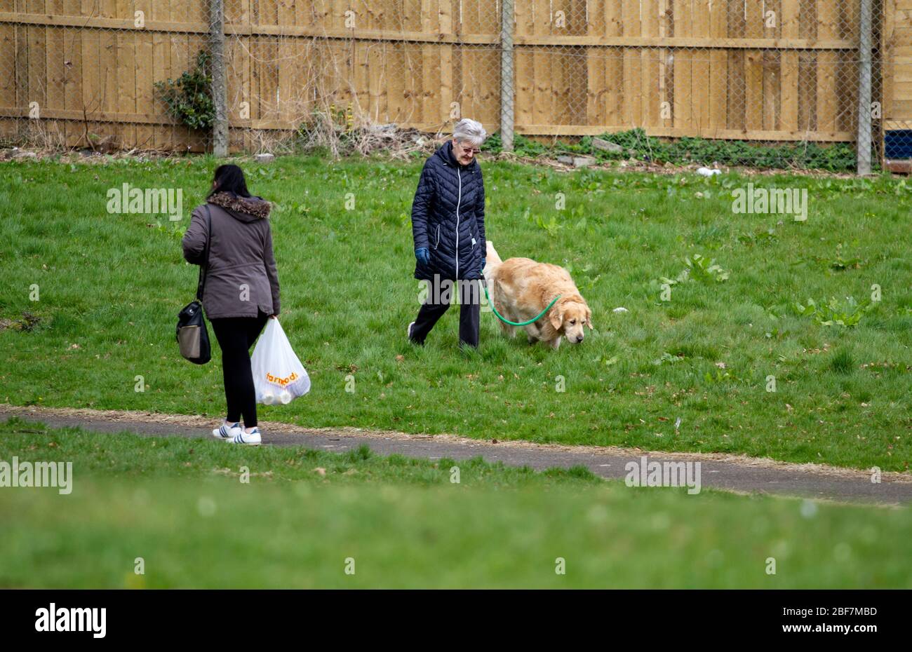 Dundee, Tayside, Scotland, UK. 17th Apr, 2020. UK Weather: A quiet Ardler Village in Dundee while people respecting the social distancing guidelines as they exercise on a cold windy day as the governments lockdown restrictions continue throughout the UK. Credit: Dundee Photographics/Alamy Live News Stock Photo