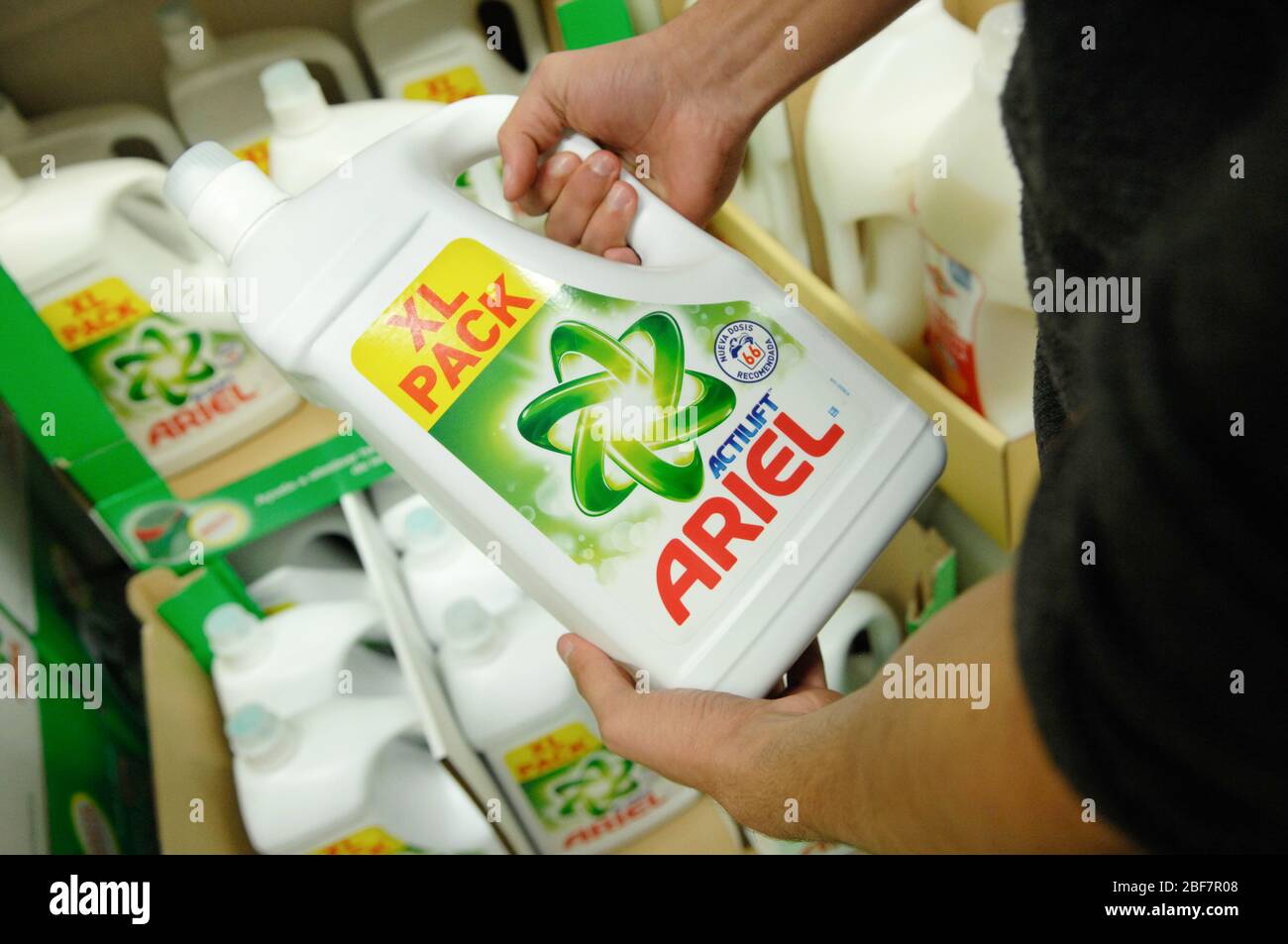Ariel detergent hires stock photography and images Alamy