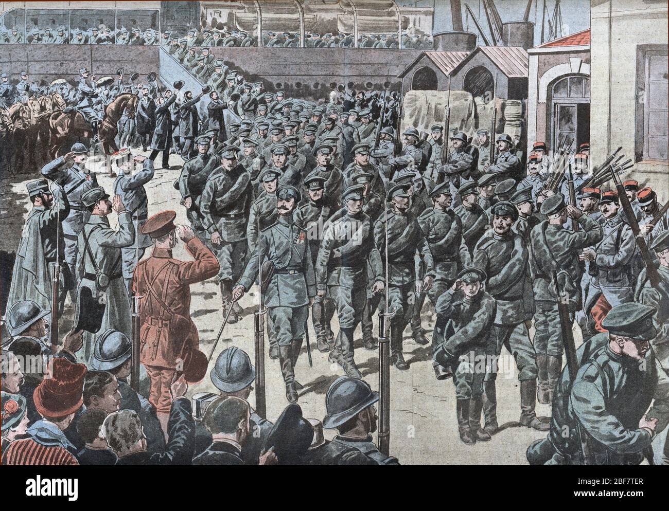 Premiere guerre mondiale : un contingent russe debarque dans le port de Marseille, avril 1916 (First word war : a russian contingent landing in the po Stock Photo