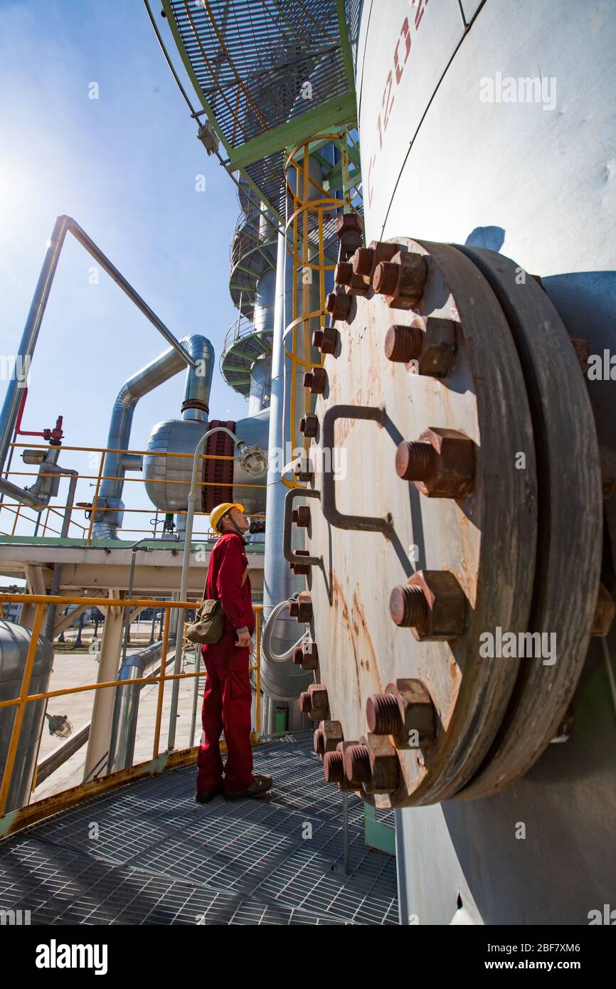 Heat exchanger in an oil refinery hi-res stock photography and images