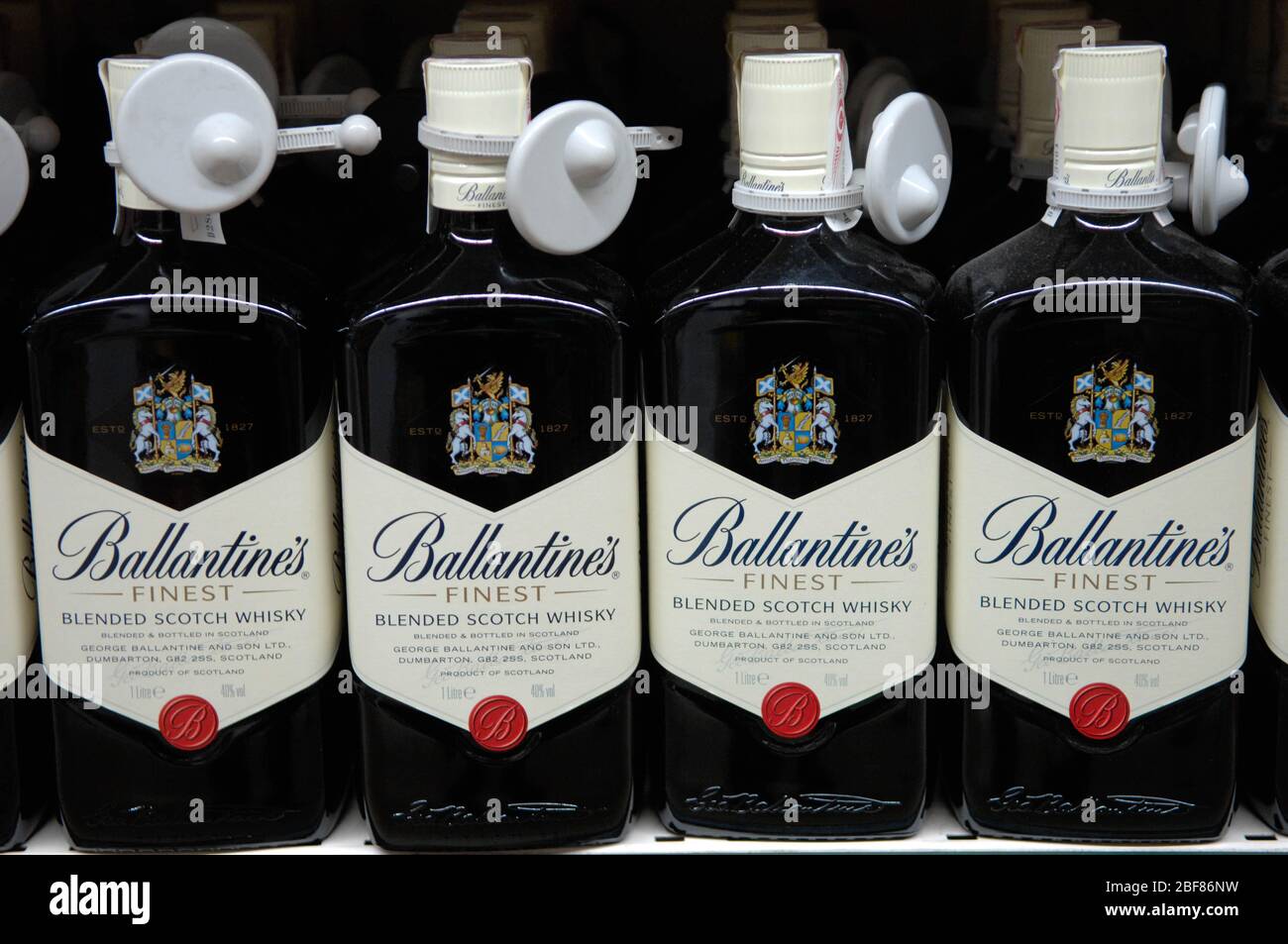 Ballantine's,Blended Scotch Whisky Stock Photo - Alamy