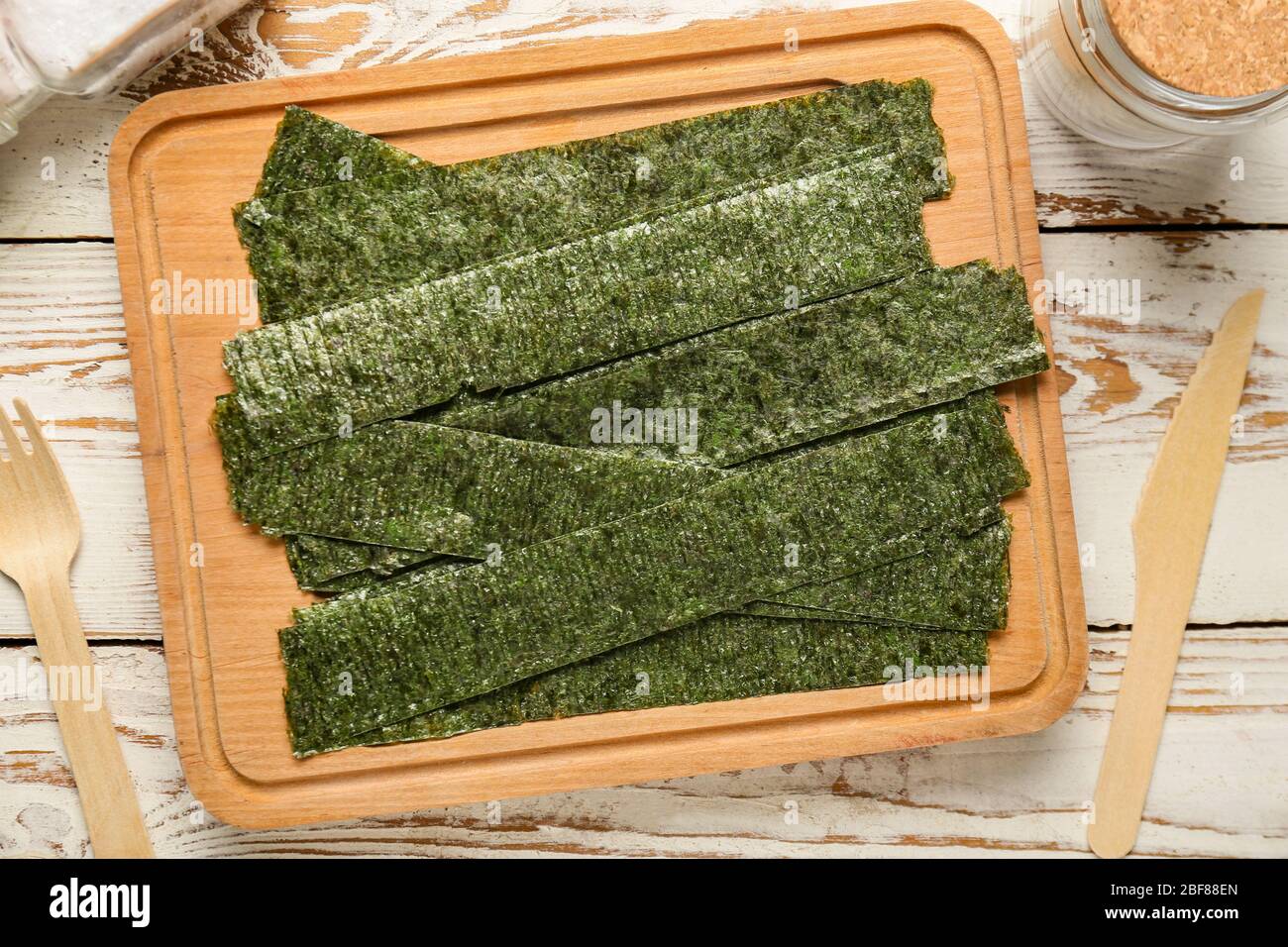 Plate natural seaweed sheets hi-res stock photography and images - Alamy