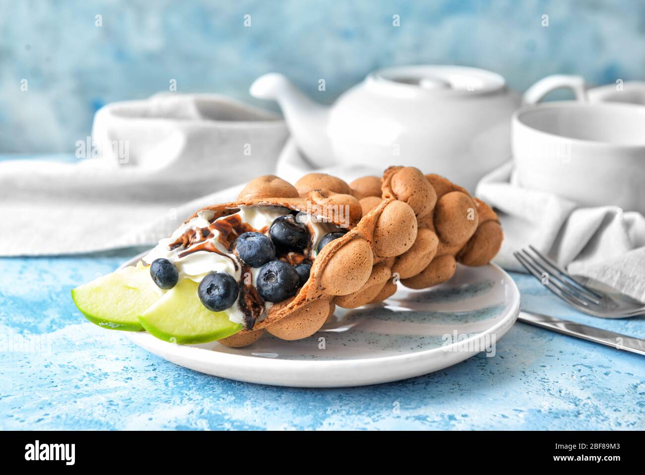 Bubble waffles and tea hires stock photography and images Alamy