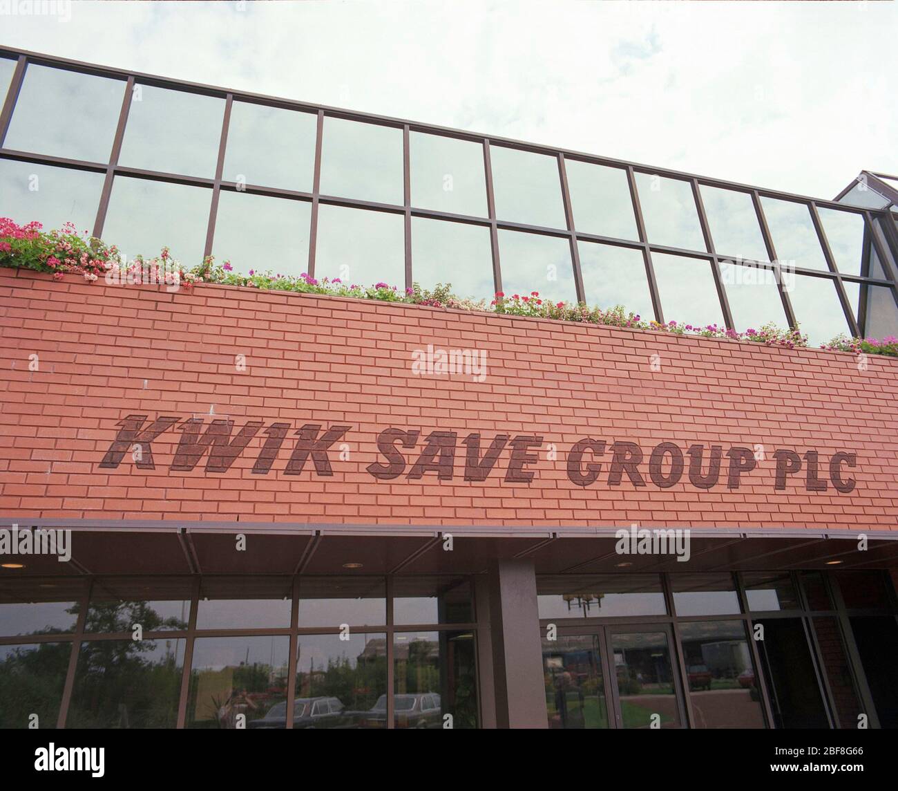 1980s shopping kwik save hires stock photography and images Alamy