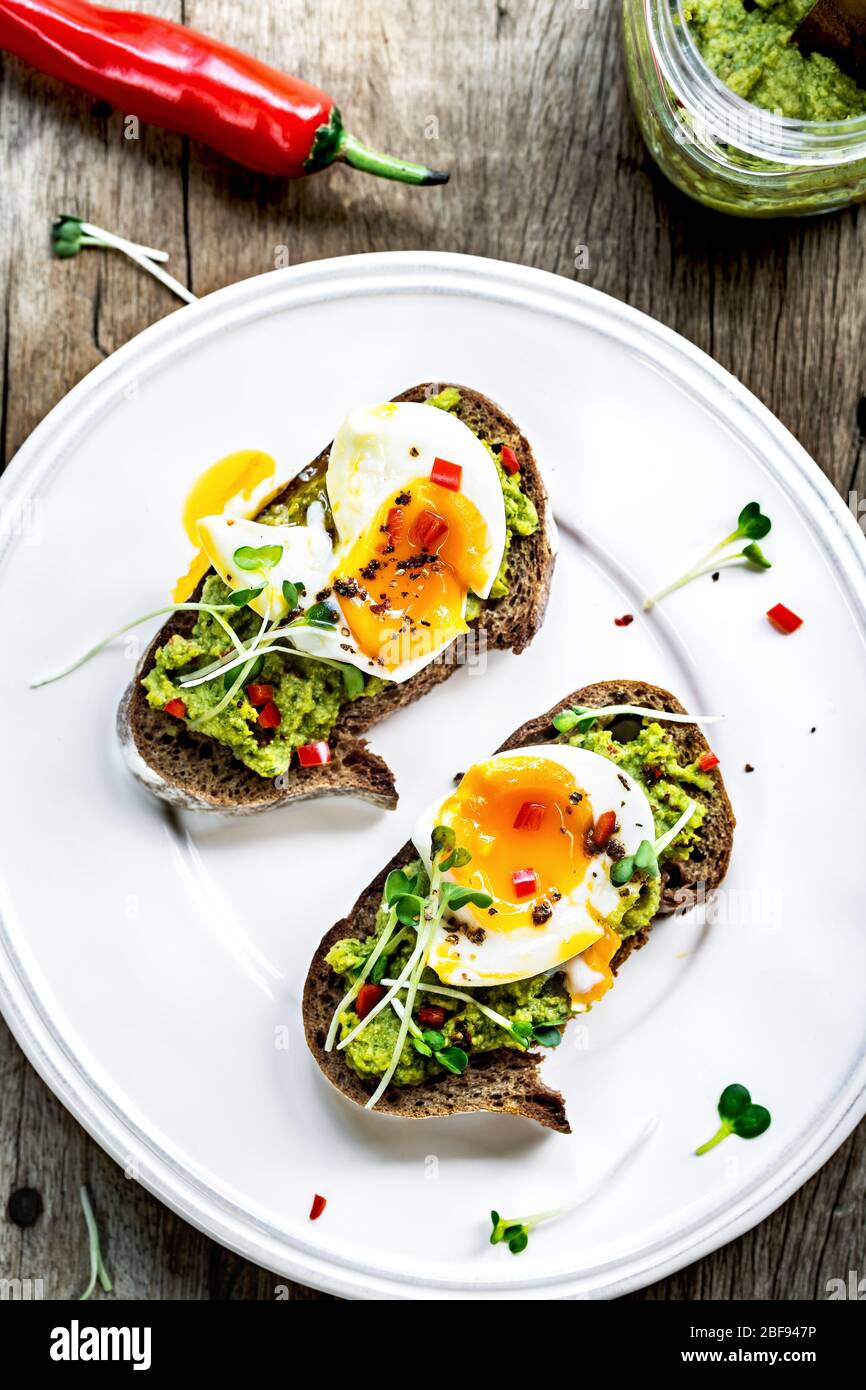 Hummus on sourdough bread hires stock photography and images Alamy