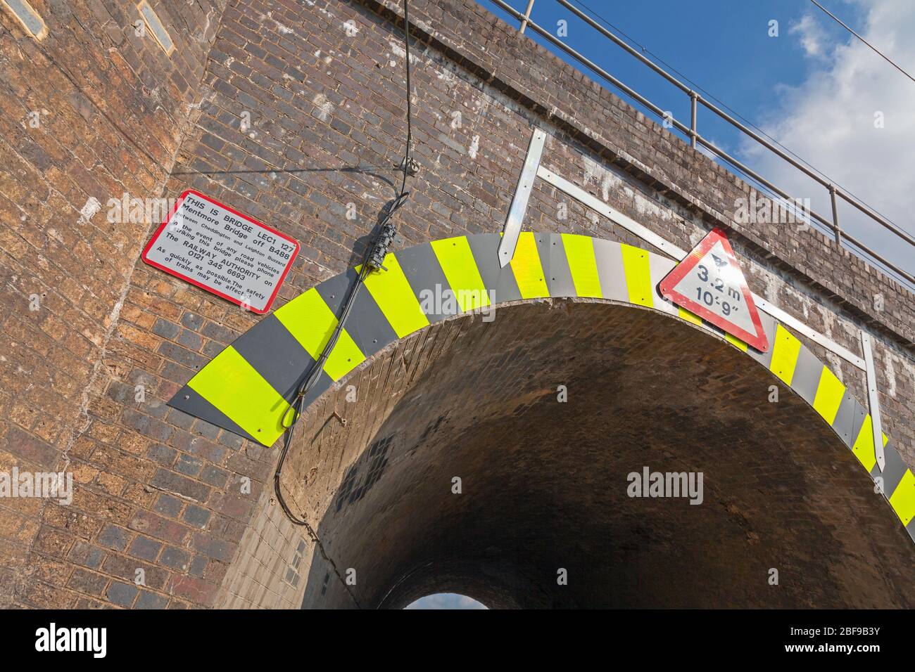 England, Buckinghamshire, Ledburn, Mentmore Bridge (scene of the 'Great