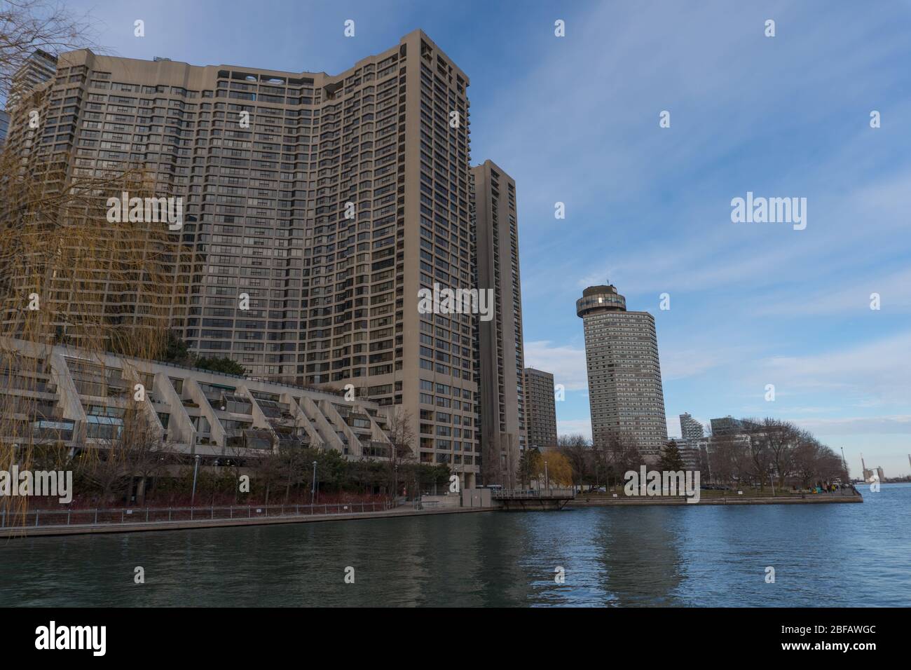 Generic day time exterior establishing shot of luxury high rise ... - Waterfront Luxury High Rise Buildings