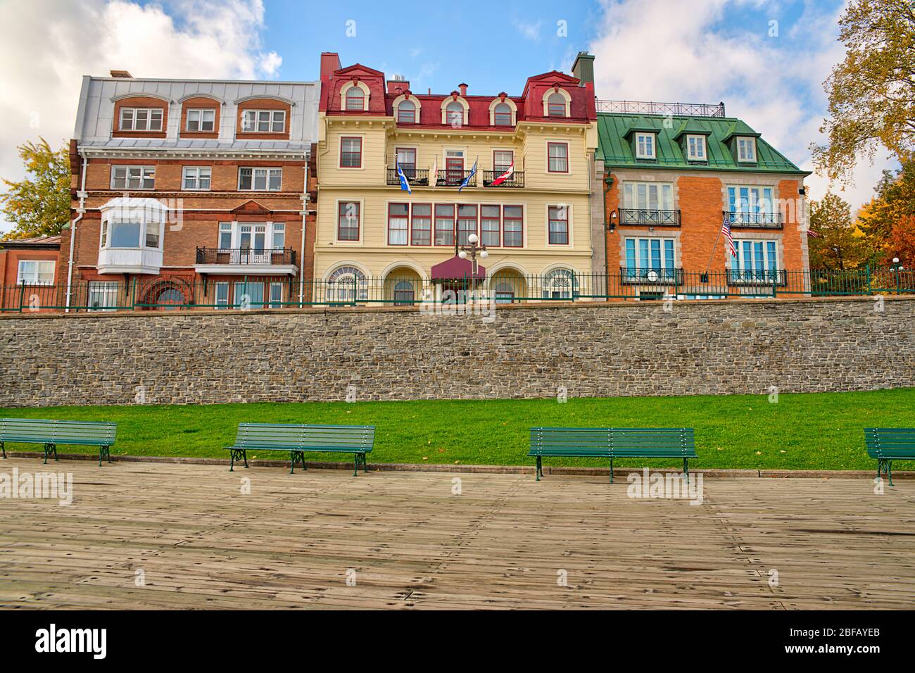 Old buildings in quebec city hi-res stock photography and images - Alamy