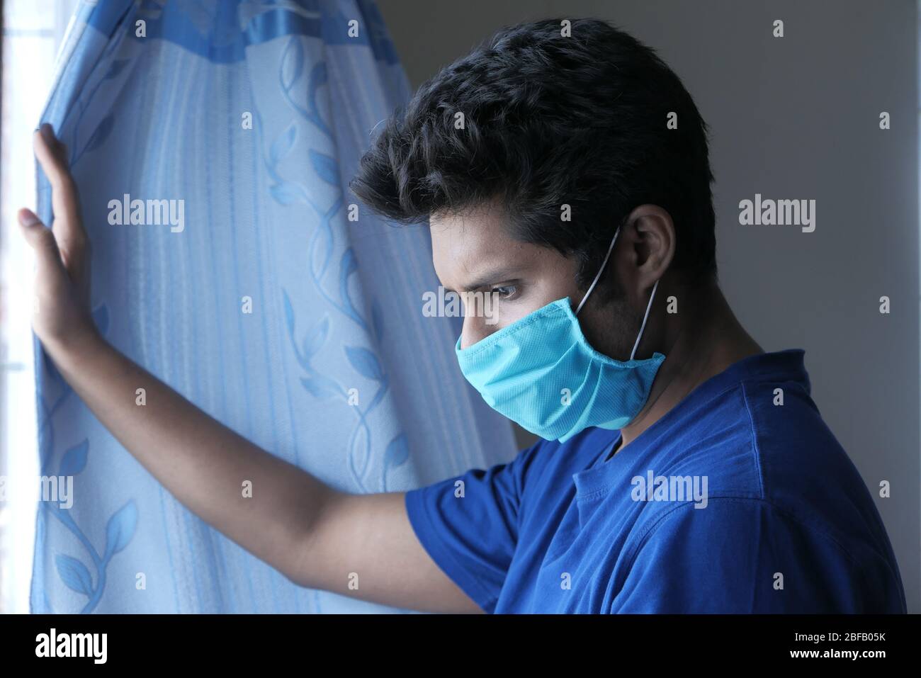 Sad mask hi-res stock photography and images - Alamy