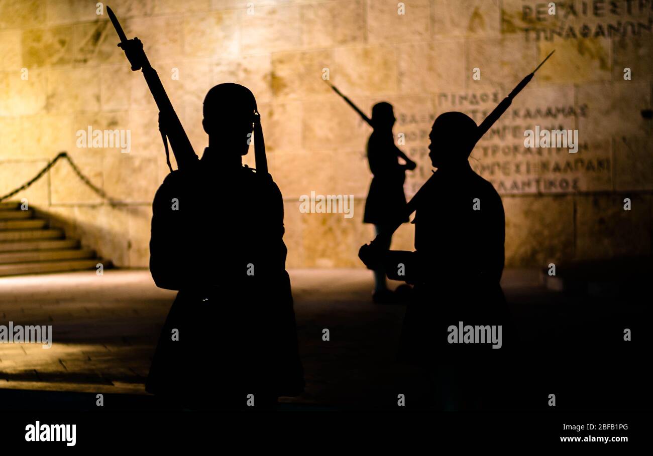 Athens Greece May 11 16 Figure Silhouette Of Guards Evzones At Night In Front Of The Monument Of The Unknown Soldier Near The Greek Parliament Stock Photo Alamy Athens Greece May 11 16 Figure Silhouette Of Guards Evzones At Night In Front Of The Monument Of The Unknown Soldier Near The Greek Parliament Stock Photo Alamy