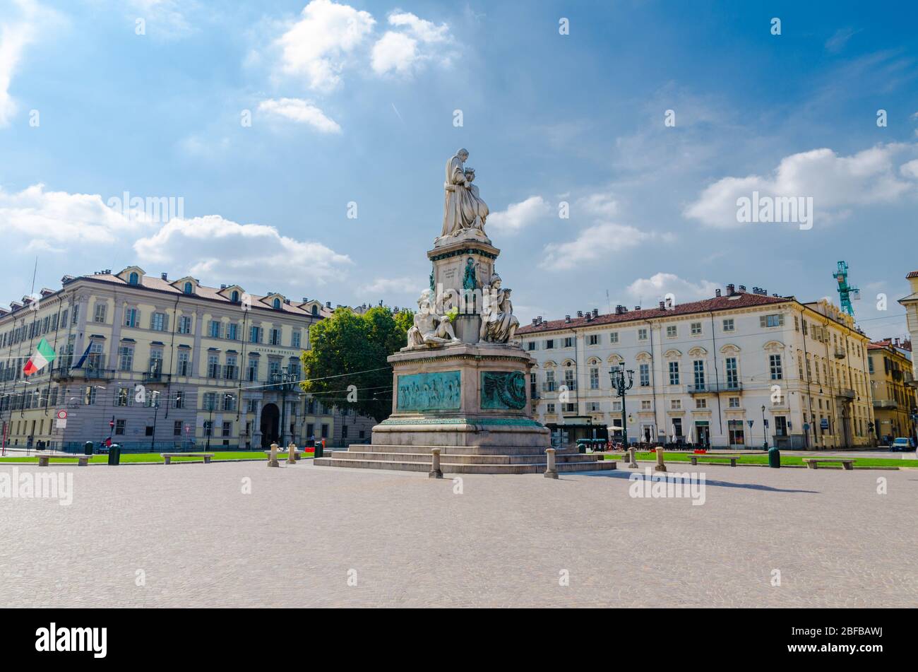 Monumento a Camillo Benso conte di Cavour statue on Piazza Carlo ...