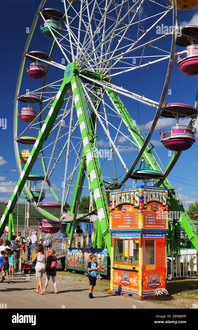 County fair ferris wheel ticket booth hires stock photography and