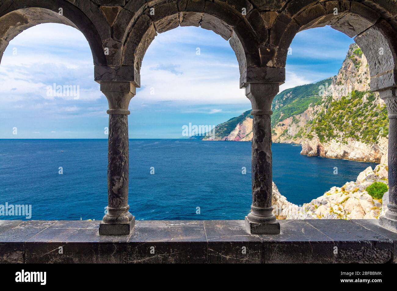 Grotta di Lord Byron, coast with rock cliff through external arch