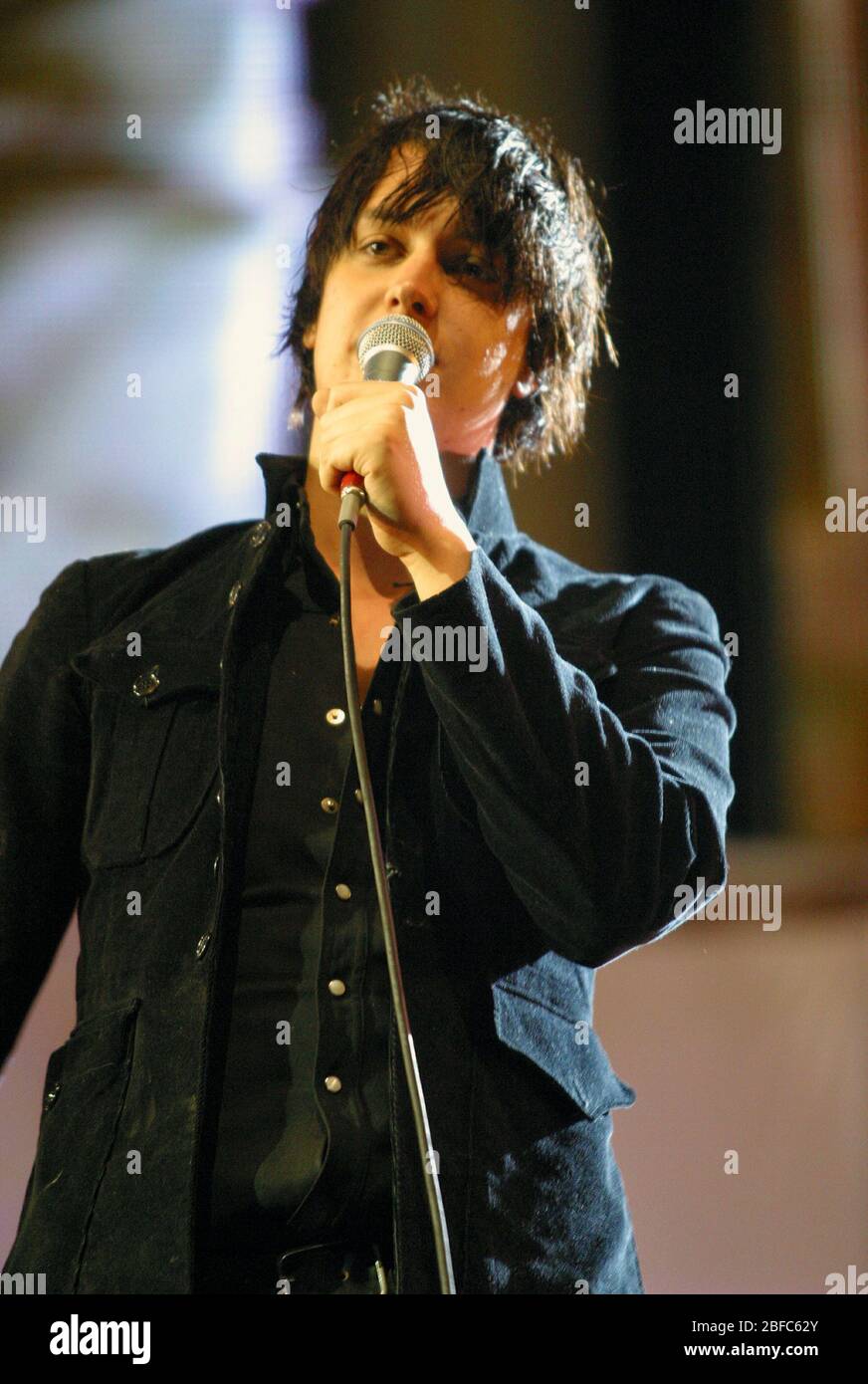 The Strokes Julian Casablancas Performing At Little Steven S International Underground Garage Festival In Randall S Island New York City August 14 2004 Credit Scott Weiner Mediapunch Stock Photo Alamy