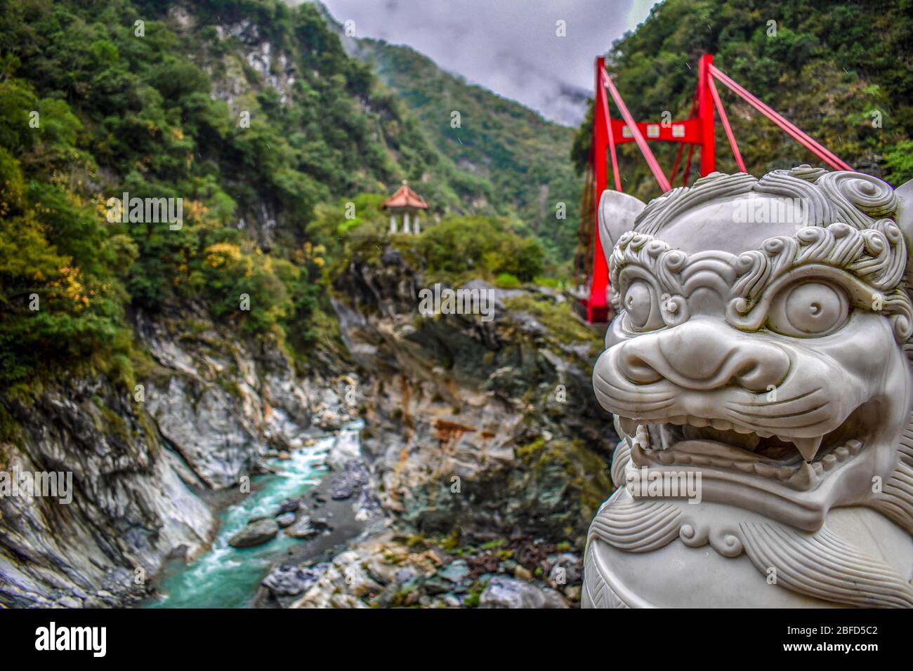 Taroko national park temple hi-res stock photography and images - Alamy