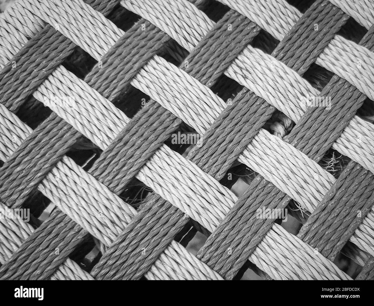 Criss cross pattern