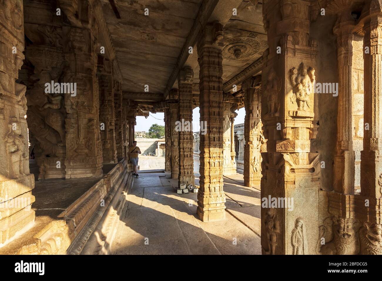 Hampi, India, Karnataka - November 18, 2018: Ancient civilization in Hampi. Old Hindu temples and ruins. The interior of the temple. Stock Photo