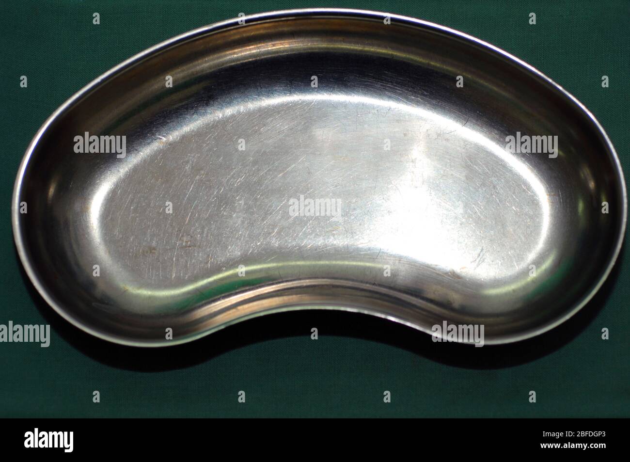 Surgical bowl hi-res stock photography and images - Alamy