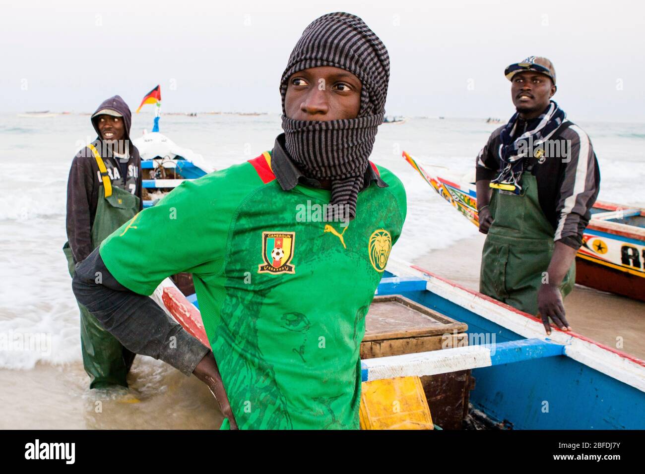 Fishing crew near Nouakchott, Mauritania Stock Photo