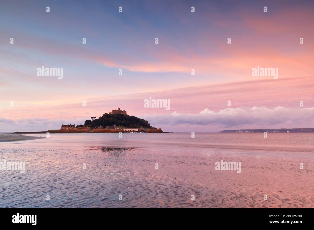 Dawn light over Mounts Bay and St Michael's Mount, Cornwall Stock Photo
