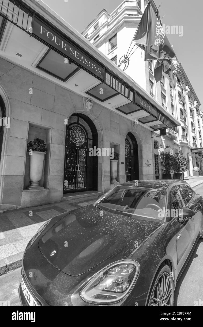 CORONAVIRUS: FAMOUS LUXURY HOTELS TEMPORARILY CLOSED IN PARIS Stock Photo