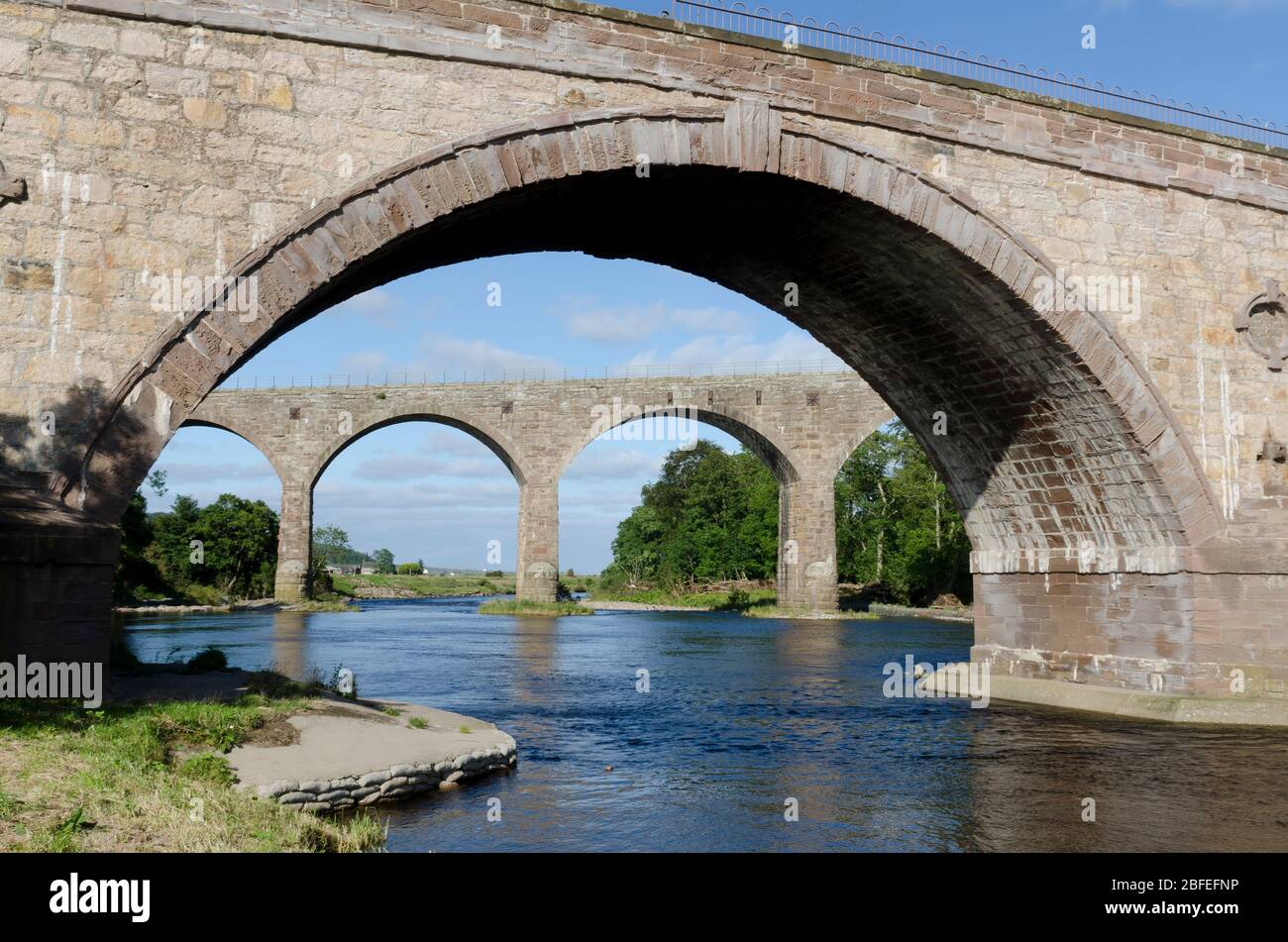 2 bridges over River South Esk nr Montrose, Angus Stock Photo