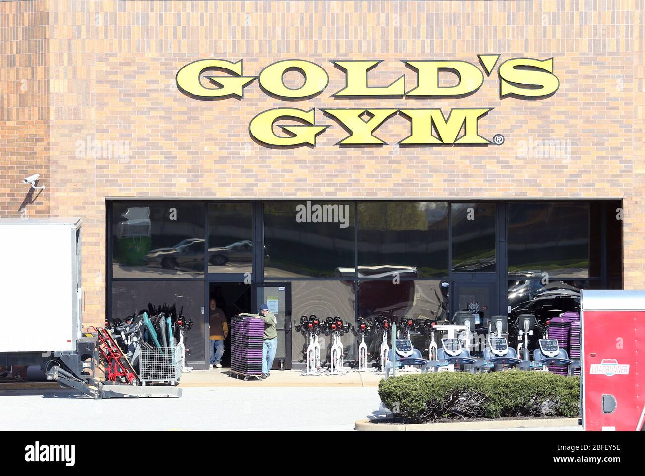 Golds Gym High Resolution Stock Photography And Images Alamy
