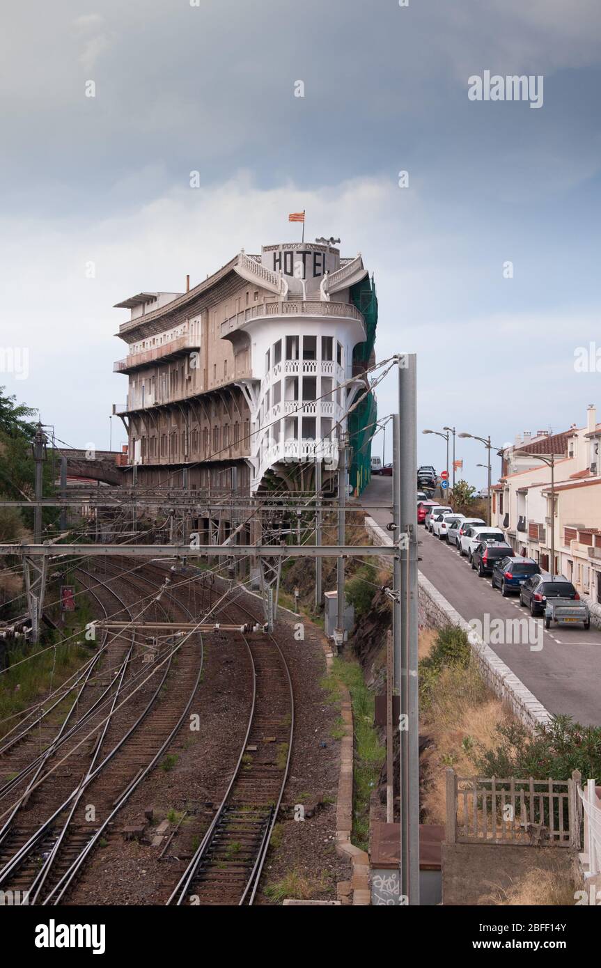 Hotel Belvédère du Rayon Vert is a former hotel in Cerbère, France, designed in the art deco