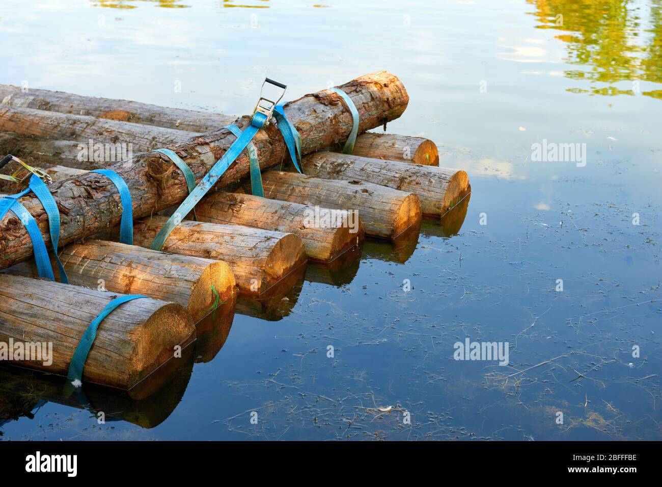 Raft on water hires stock photography and images Alamy