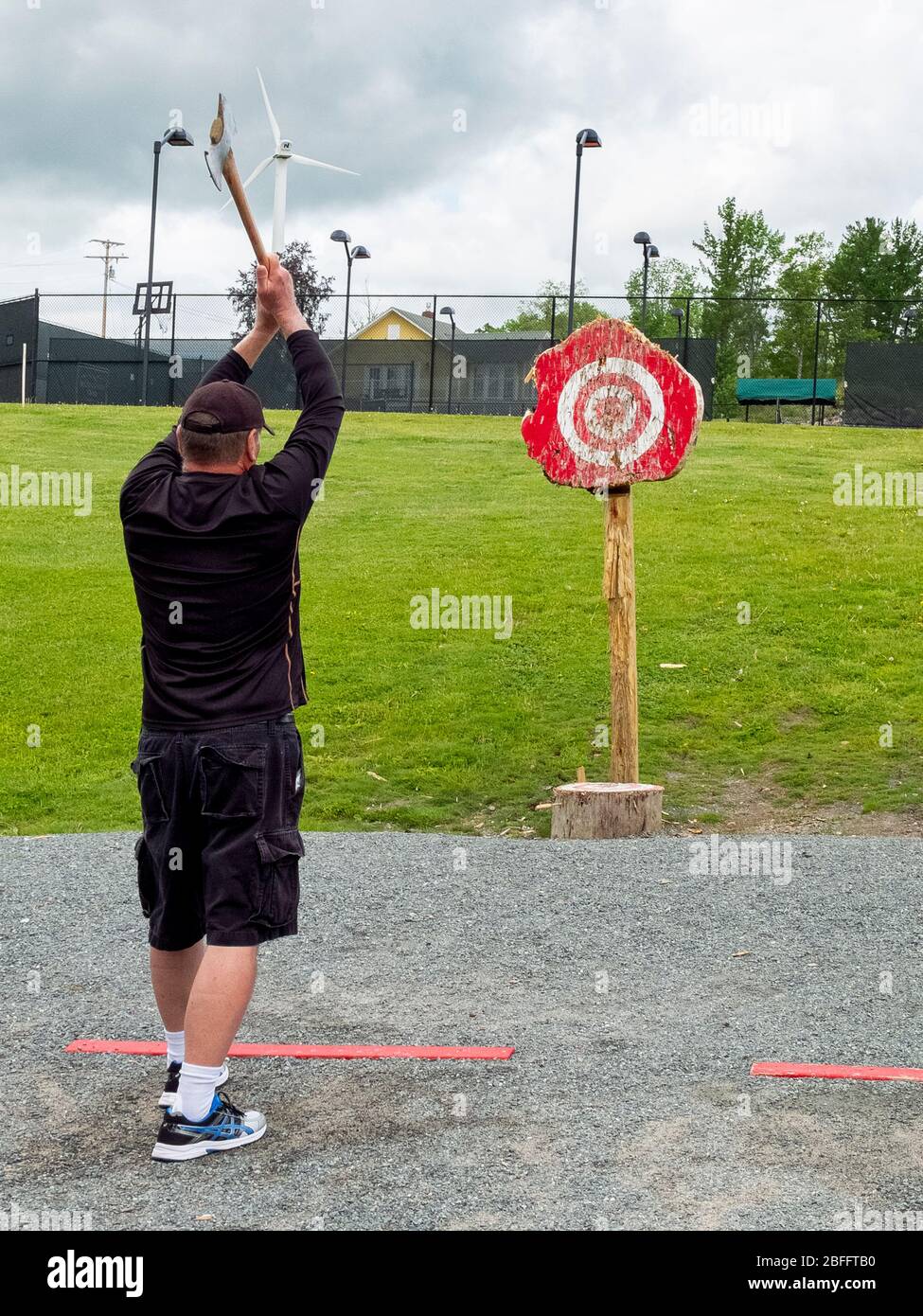 Swinging an axe hires stock photography and images Alamy