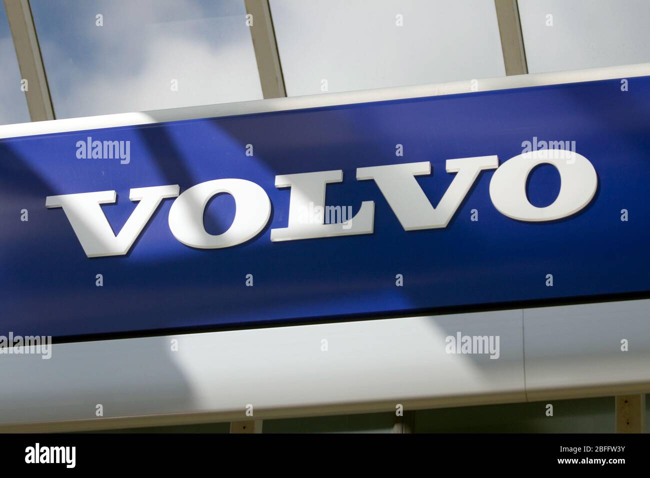 Exterior shot of a VOLVO dealership in Cambridge Stock Photo Alamy