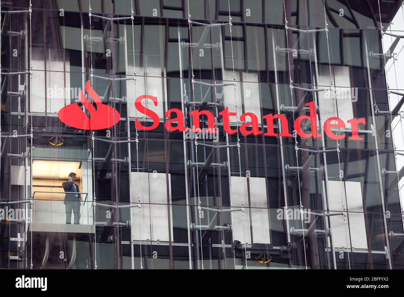 London head office santander hi-res stock photography and images - Alamy