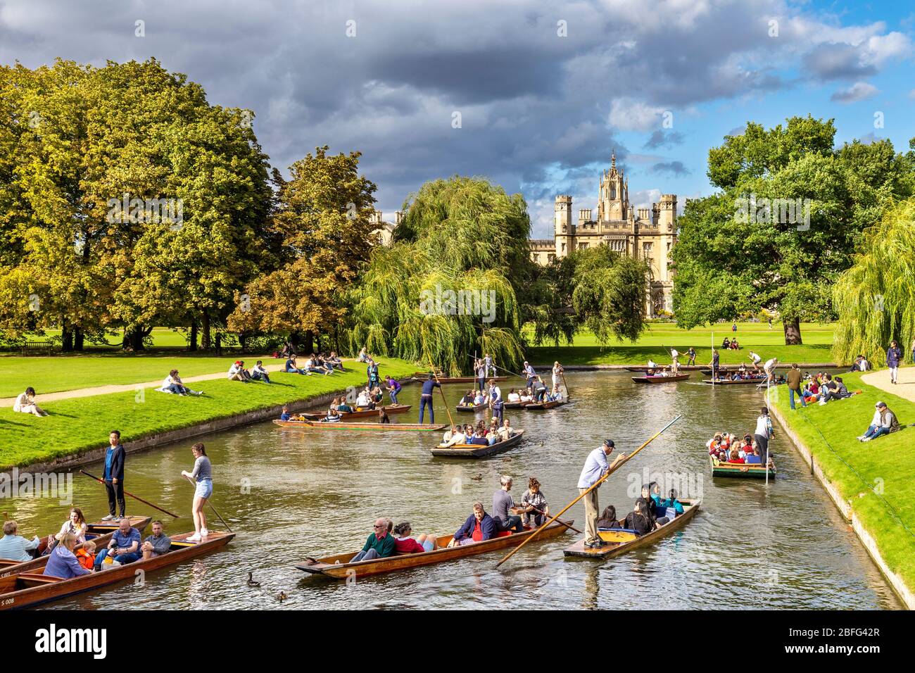 People punting on the River Cam, Cambridge, UK Stock Photo
