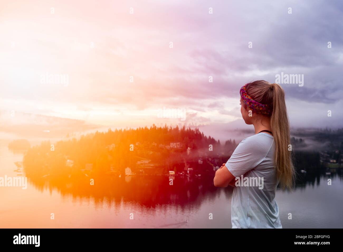 Adventurous Girl at the Lookout of a Famous Hike to Quarry Rock Stock ...
