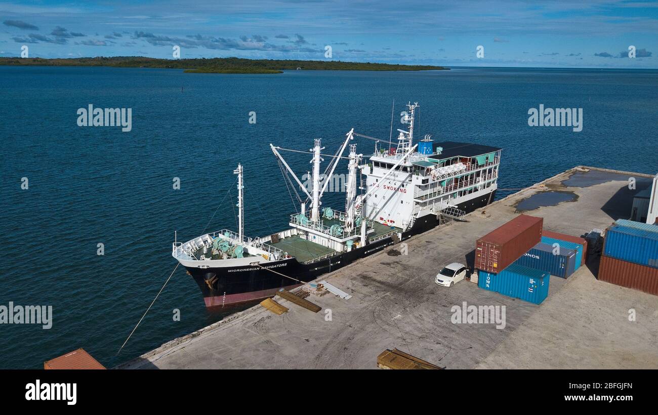 Insel Yap, Versorgungsschiff im Hafen,  Bucht von Colonia, Yap, Föderierte Staaten von Mikronesien, Australien, Pazifik Stock Photo