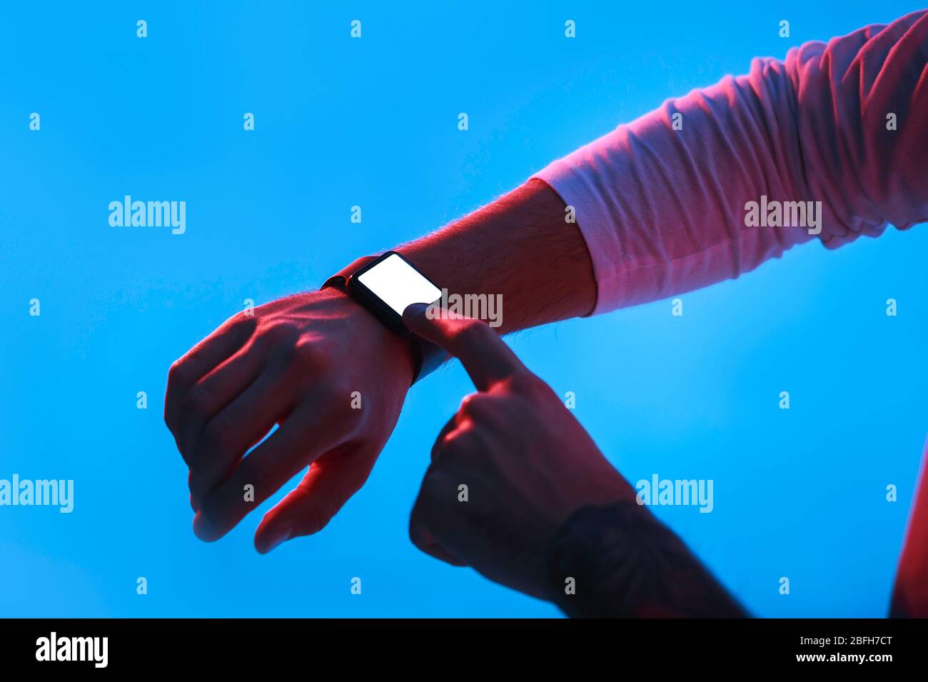 Smart watch with blank screen. Man uses smartwatch Stock Photo Alamy