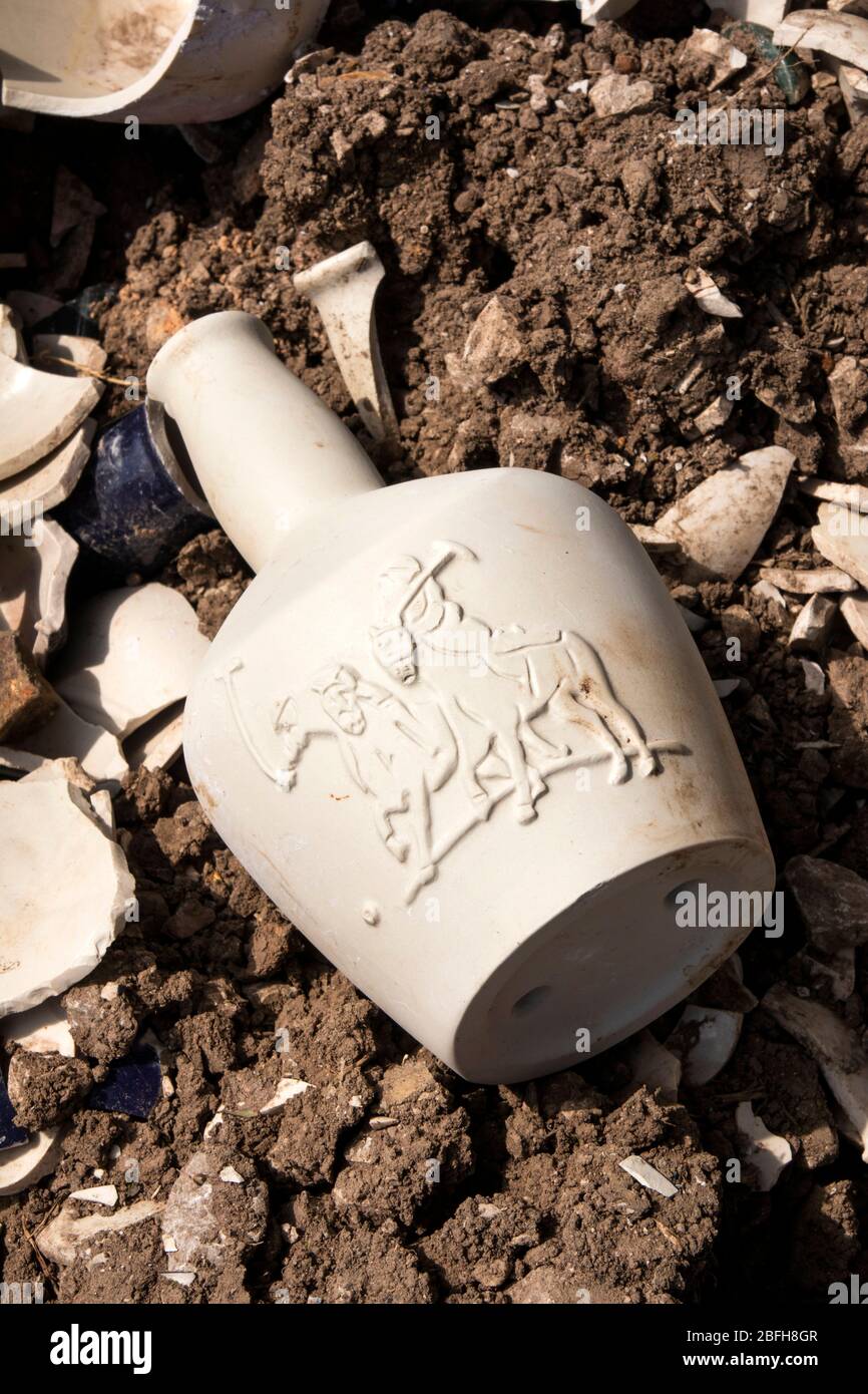 UK, England, Cheshire, Astbury, Ackers Crossing, biscuit fired whisky