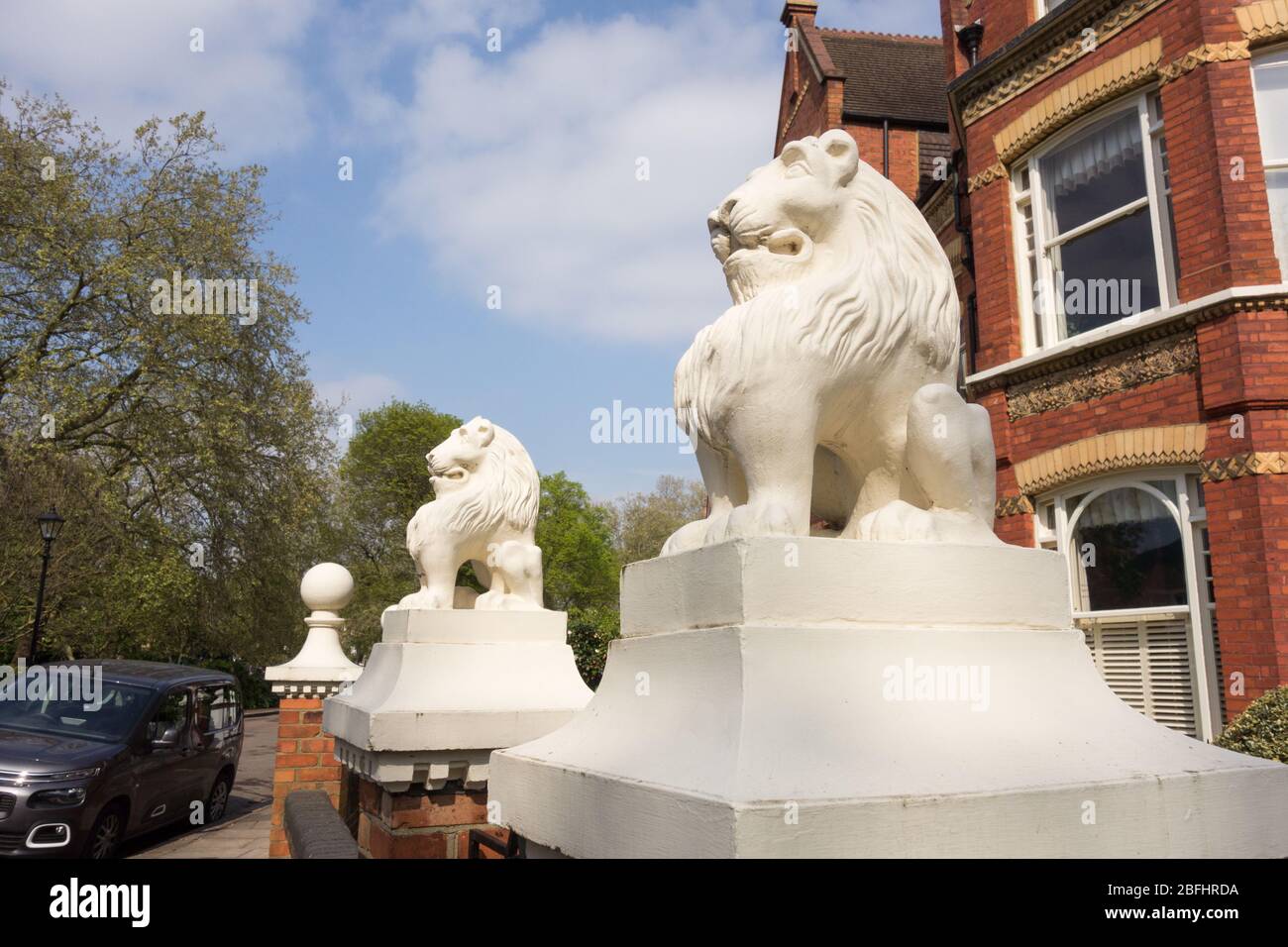 Lion house barnes hi-res stock photography and images - Alamy