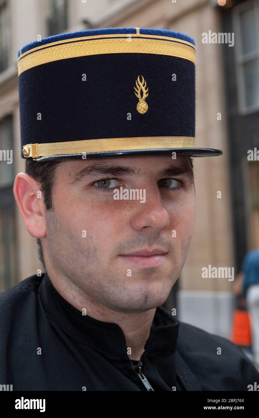 køre Udlænding træk vejret French police hat hi-res stock photography and images - Alamy