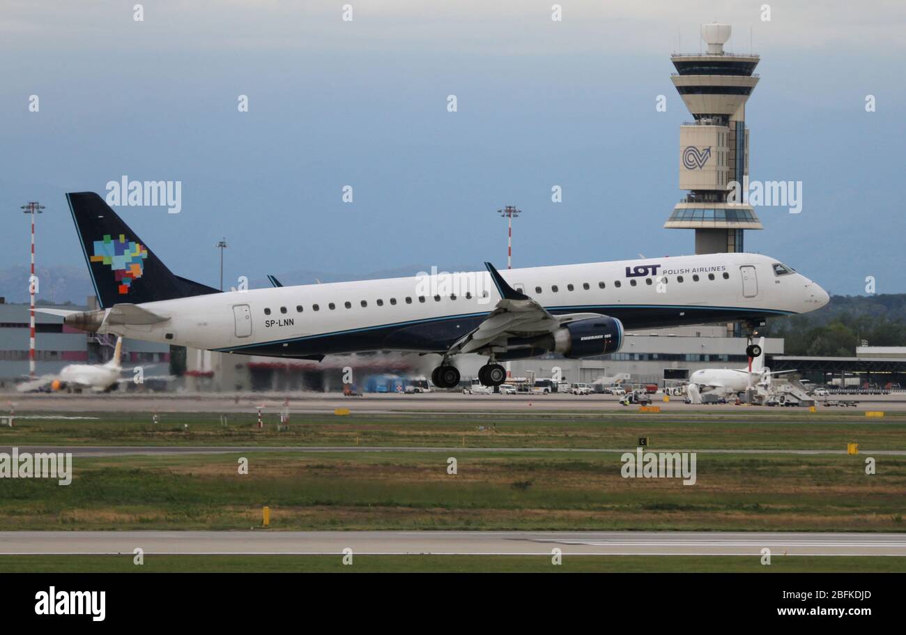 SP-LNN LOT - Polish Airlines Embraer ERJ-195AR (ERJ-190-200 IGW) at Malpensa (MXP / LIMC), Milan, Italy Stock Photo