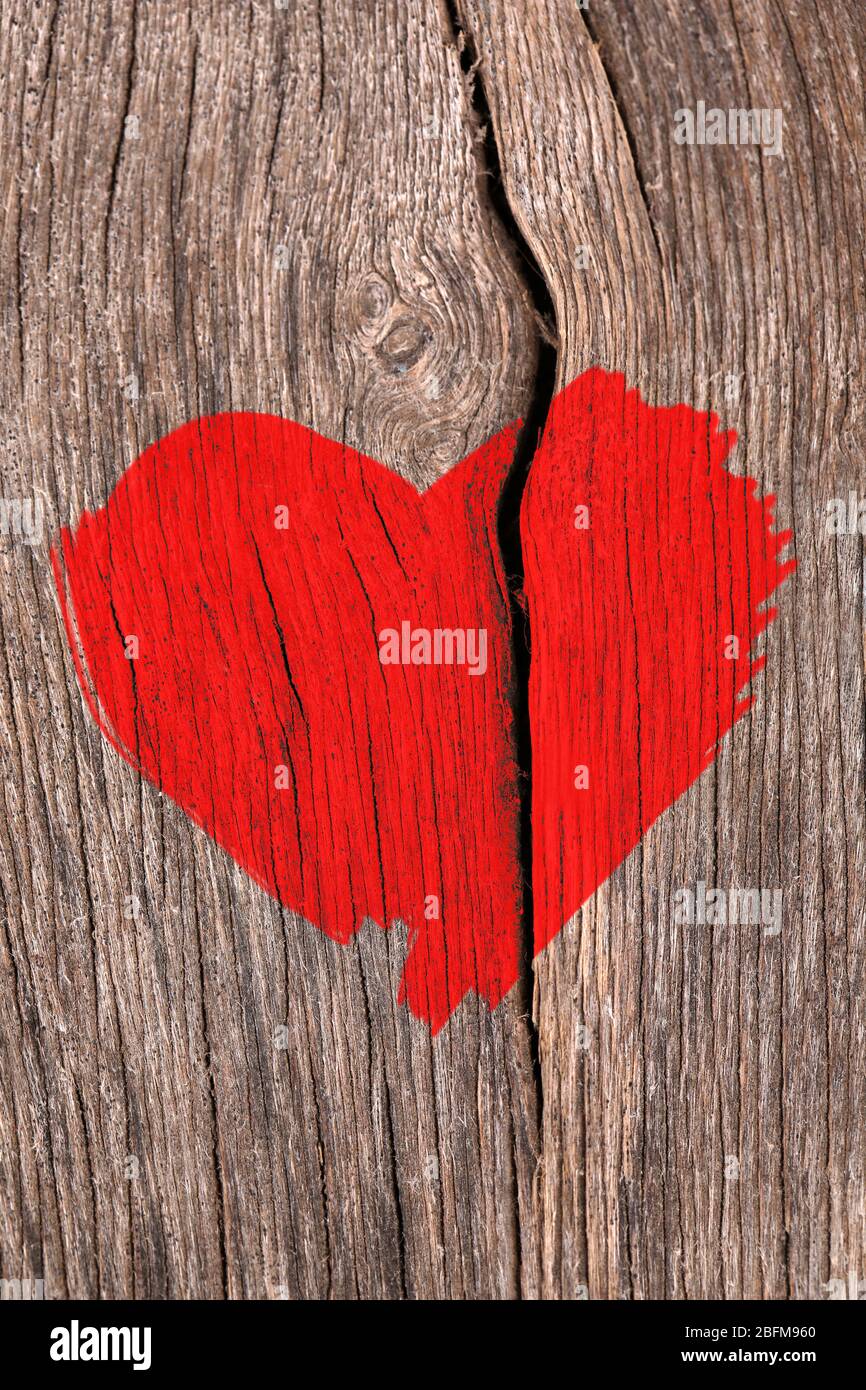 Red heart painted on old wooden wall background Stock Photo - Alamy